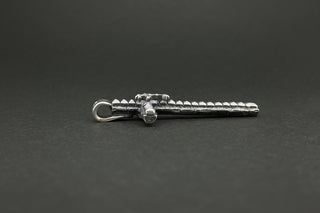 ブラッドレスクロストゥームペンダント