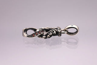 喜平（KIHEI)アラベスクリーフ【2連、表面ガーネット8石、裏面プレーン、リバーシブル】ペンダント