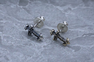 ブラッドレスクロスSピアス